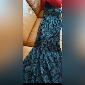 Elegant Black & Teal Lace Evening Dress